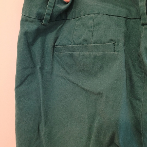 Green capri pants - Picture 2 of 3